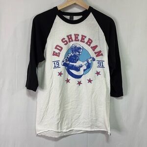 🍡 ed Sheeran 1991 black white red blue jersey style T-shirt
